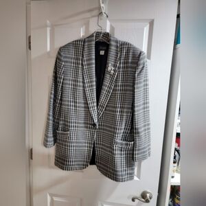 Like New- Radcliffe blazer, size 10. Plaid pattern